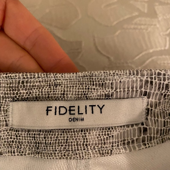 Fidelity snake print pants new without tags - Picture 3 of 5